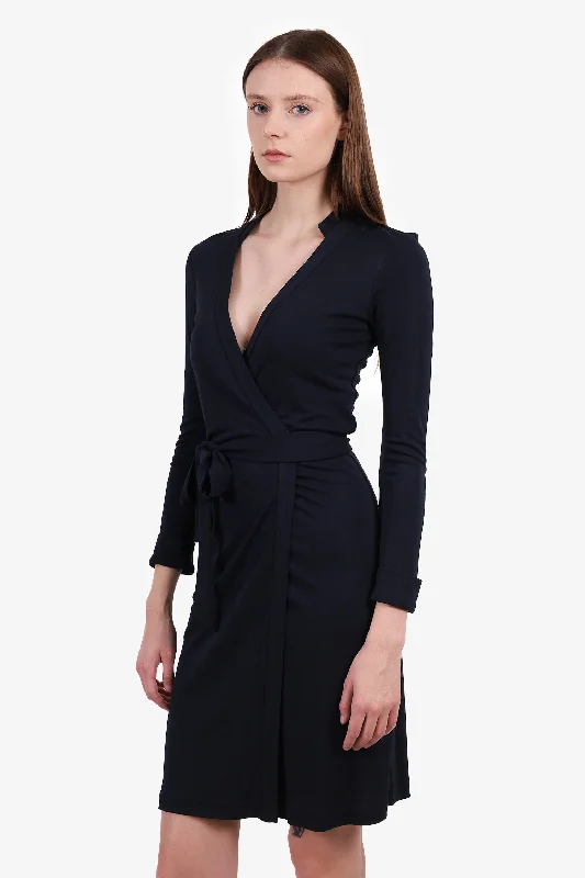 Hushed whisper dress-Diane von Furstenberg Black Long Sleeve Wrap Dress Size 2