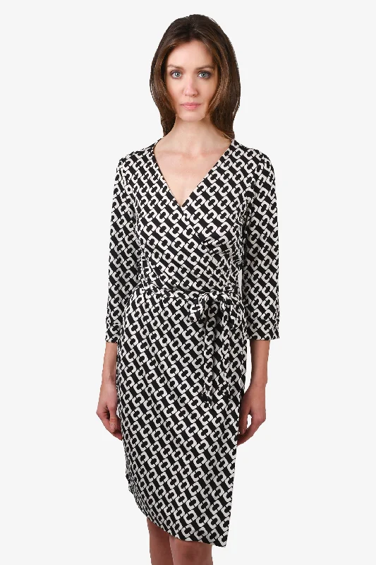 Loose bleach dress-Diane Von Furstenberg Black/White Printed Wrap Dress Size 10