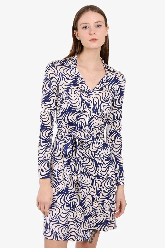 Cozy fleecy dress-Diane von Furstenberg Blue/White Silk Patterned Belted Long-Sleeve Dress Size 4