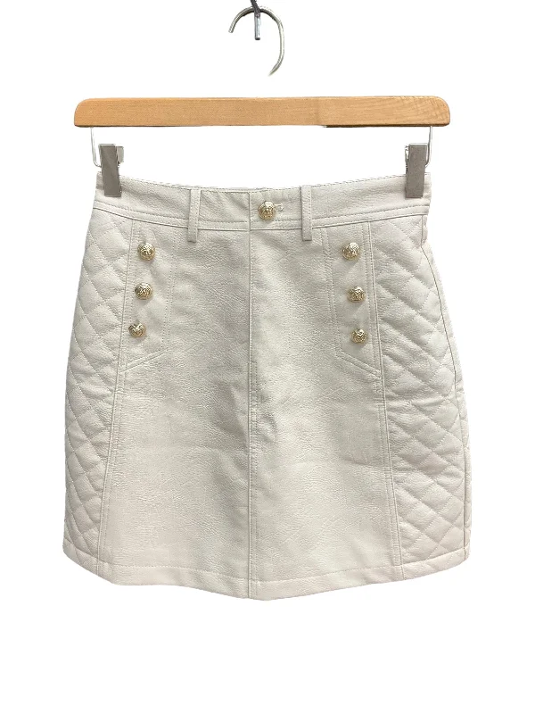 Smooth cozy skirt-Beige Skirt Mini & Short Clothes Mentor, Size 6