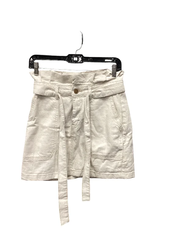 Open trendy skirt-Skirt Mini & Short By Free People In Cream, Size: 2